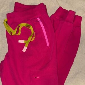 Figs Muoy petite joggers Shocking Pink